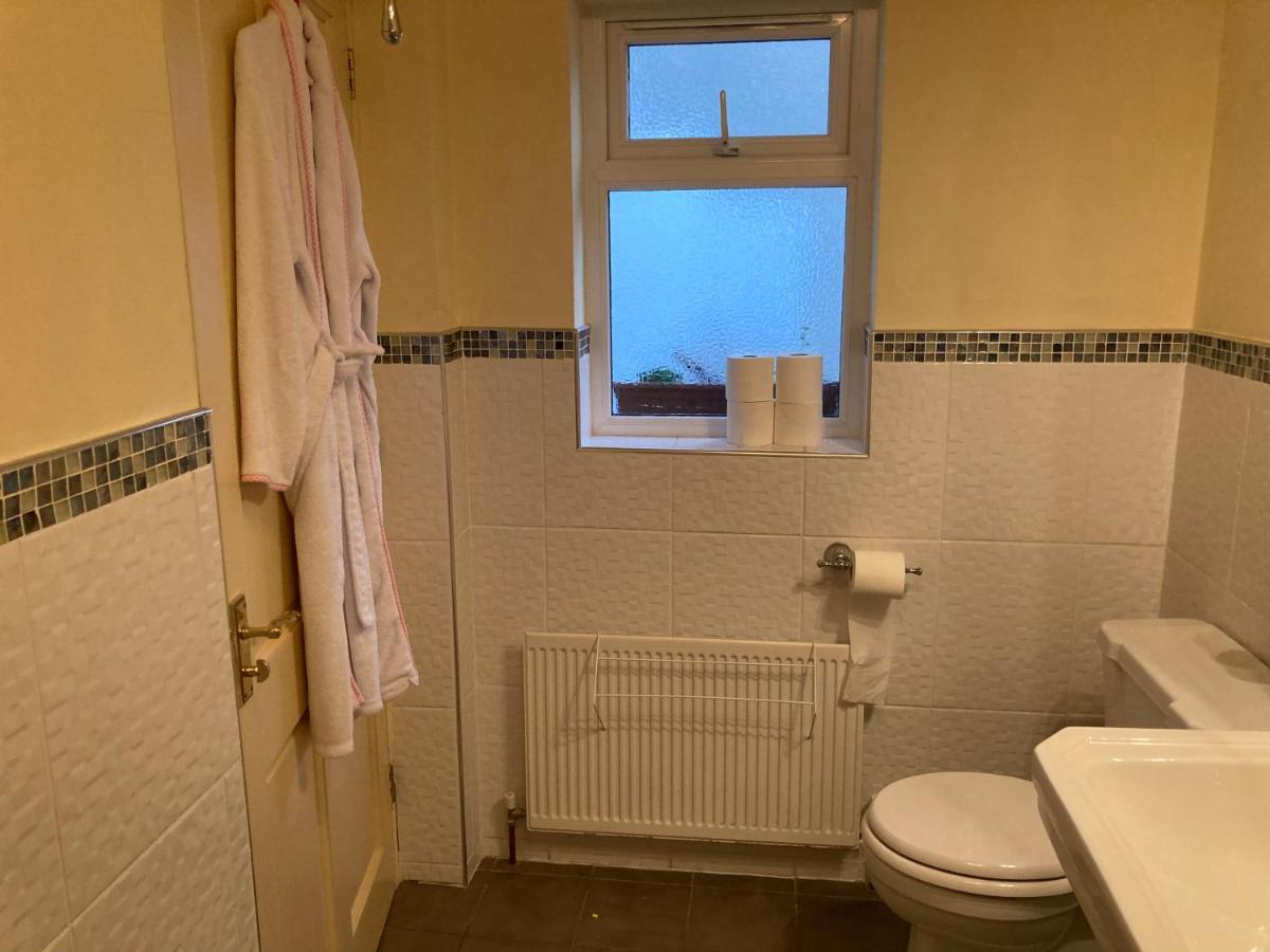 Mountroyal Victorian Studio Self Catering Apartment 3 Белфаст Экстерьер фото